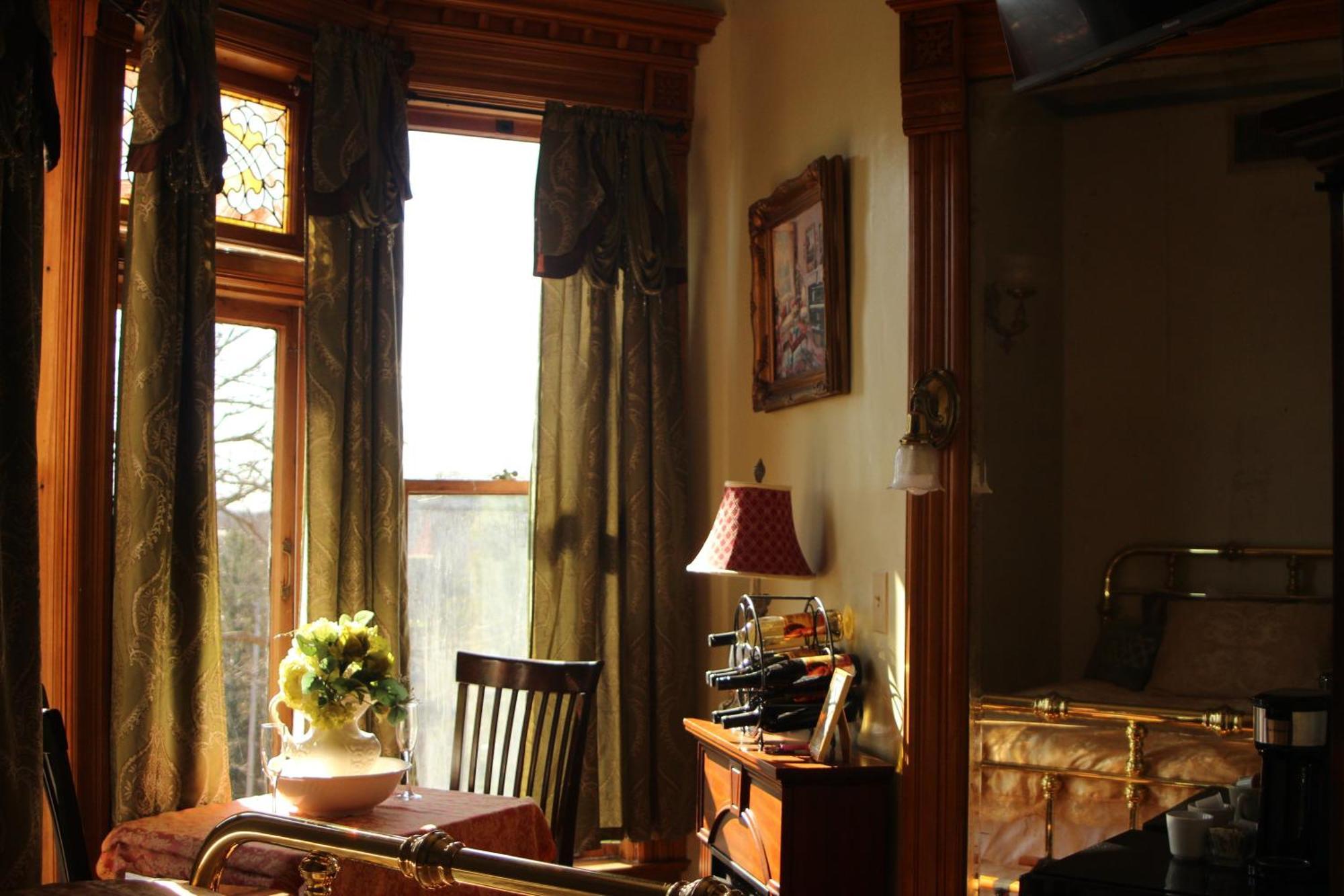 Henderson Castle Inn Kalamazoo Room photo